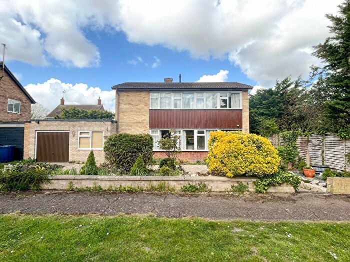 4 Bedroom Detached House For Sale In Durnford Way, Cambridge, CB4