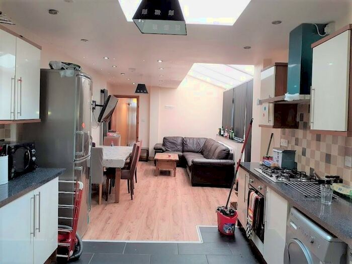 6 Bedroom Terraced House To Rent In Teignmouth Road, Selly Oak, Birmingham, B29