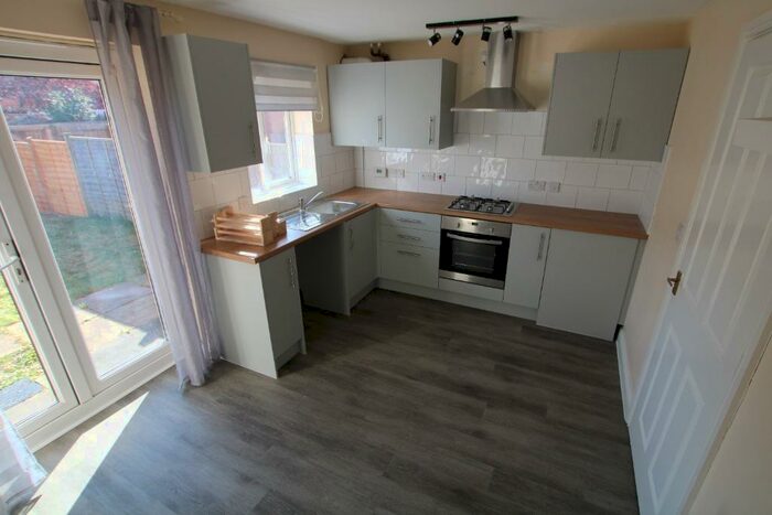 3 Bedroom Town House To Rent In Welland Road, Hilton, DE65