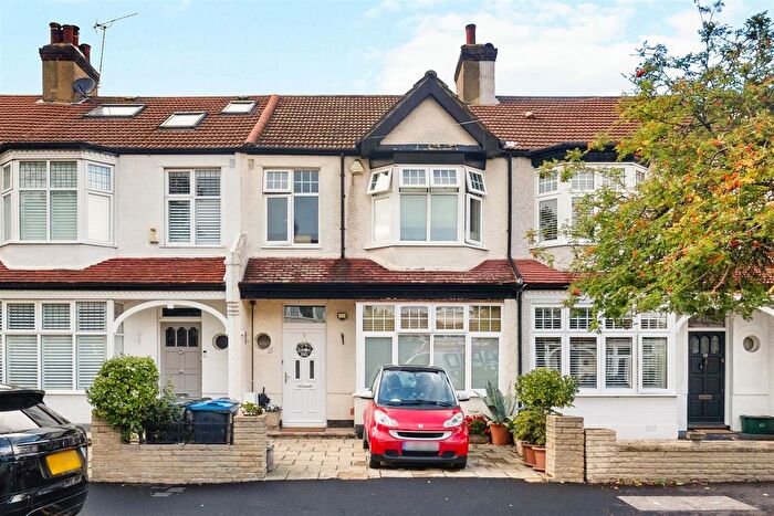 3 Bedroom Property For Sale In Abbott Avenue, Wimbledon Chase, SW20