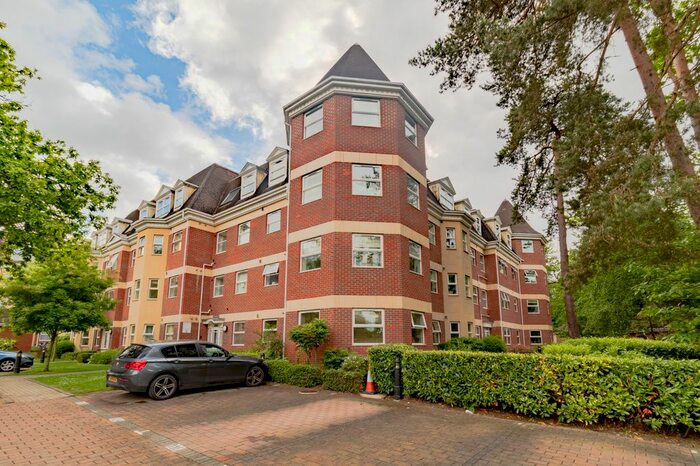 2 Bedroom Flat To Rent In Heathcote Road, Camberley, GU15