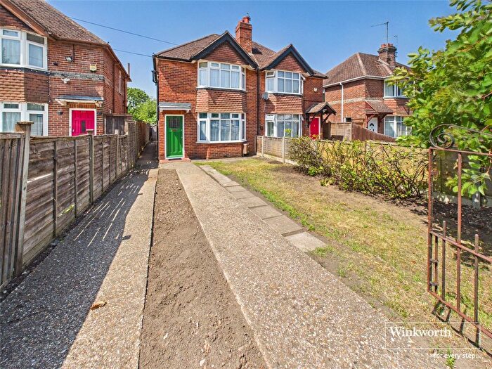 2 Bedroom Semi-Detached House For Sale In Elgar Road South, Reading, Berkshire, RG2