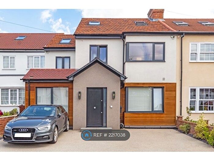 1 Bedroom Flat To Rent In Room, Isleworth, TW7