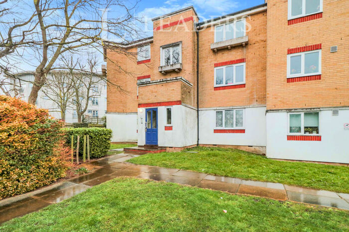 1 Bedroom Flat To Rent In Dadswood, Harlow, CM20
