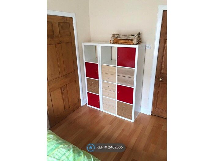 1 Bedroom Flat To Rent In Rosemount Buildings, Edinburgh, EH3