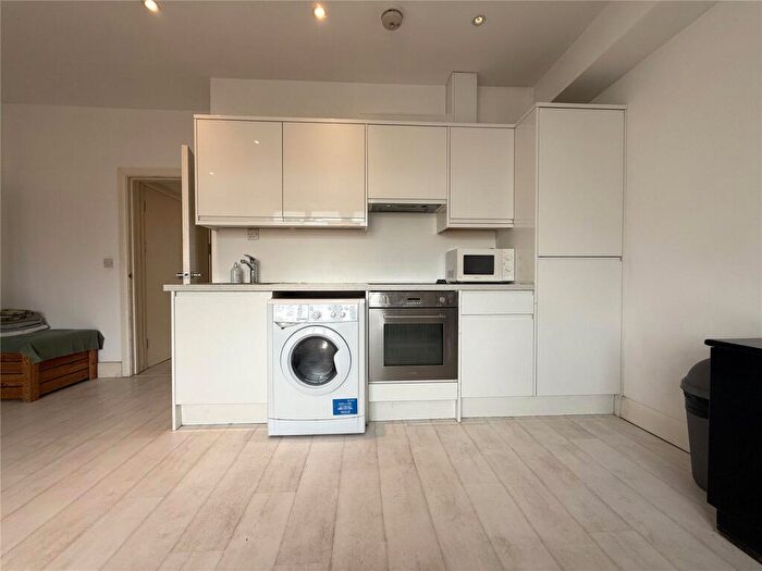 1 Bedroom Apartment To Rent In Finchley Road, London, NW11