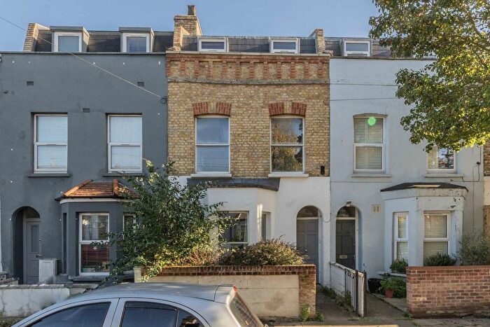 5 Bedroom Terraced House To Rent In Glendall Street, Stockwell, SW9