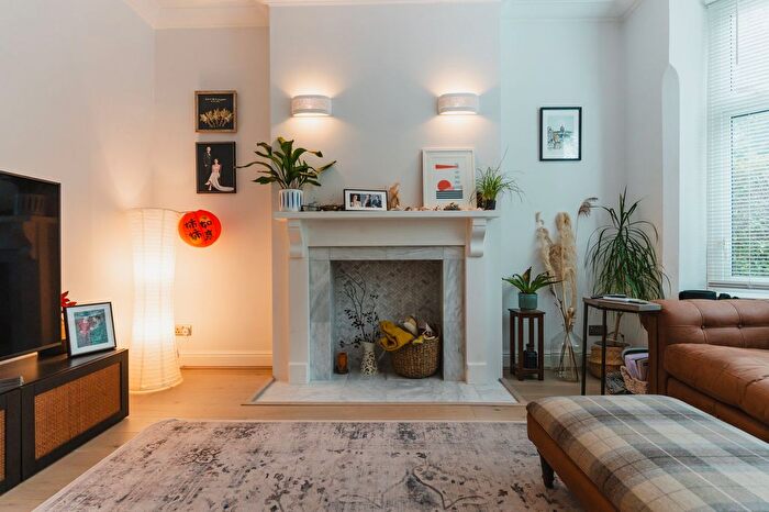 5 Bedroom Terraced House For Sale In Westcotes Drive, Leicester, LE3