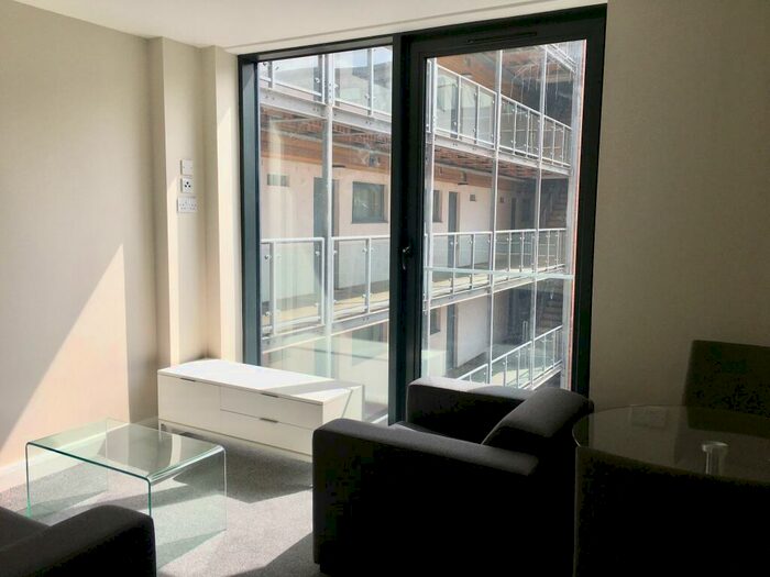 2 Bedroom Flat To Rent In Victoria House, Skinner Lane, Leeds, West Yorkshire, LS7