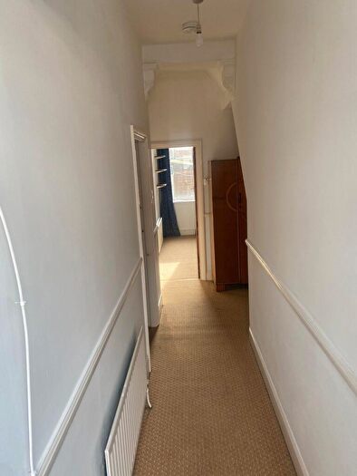 2 Bedroom Flat To Rent In Biddlestone Road, Heaton, Newcastle Upon Tyne, NE6