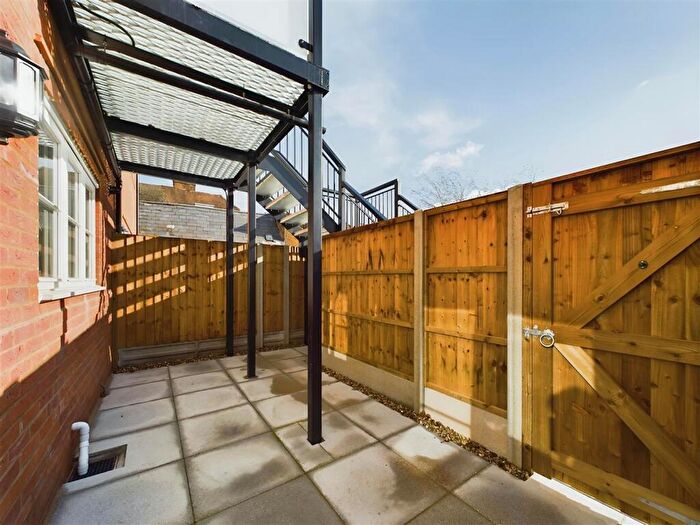 1 Bedroom Flat To Rent In Wratten Road East, Hitchin, SG5