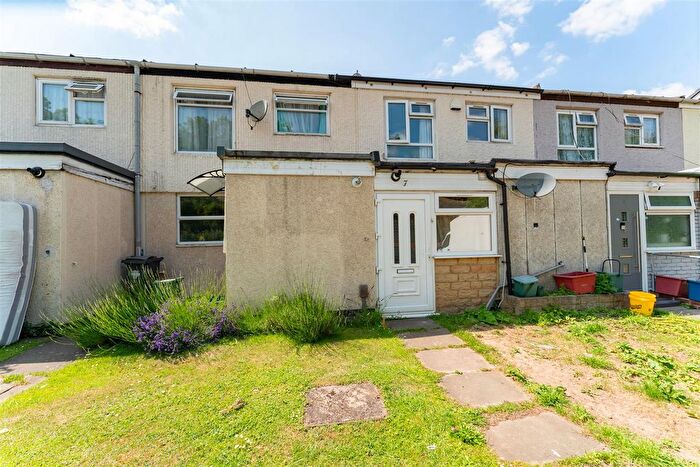 4 Bedroom Terraced House To Rent In Redwood Estate, Hounslow, TW5