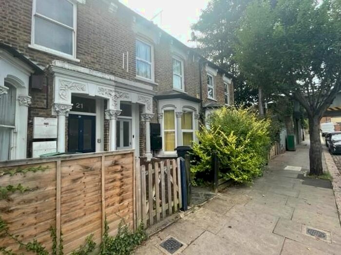 1 Bedroom Flat To Rent In Pembury Road, Tottenham, London, N17
