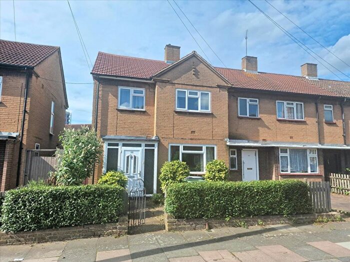 4 Bedroom End Of Terrace House To Rent In Knoyle Street, New Cross, London, SE14