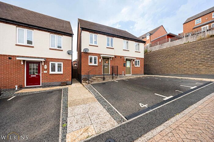 2 Bedroom Semi-Detached House For Sale In Nowells Close, Nuneaton, Warwickshire, CV10