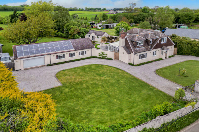 5 Bedroom Detached House To Rent In South Street Road, Stockbury, Sittingbourne, Kent, ME9