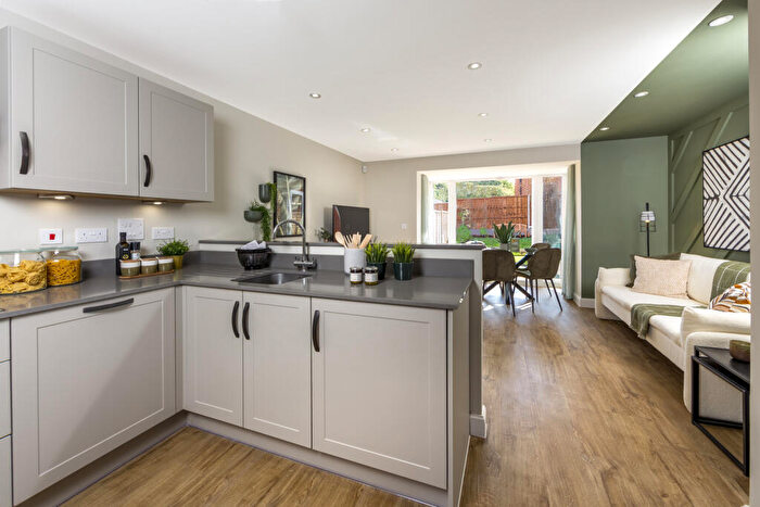 3 Bedroom End Of Terrace House For Sale In Richmond Park, Whitfield, Kent, CT16