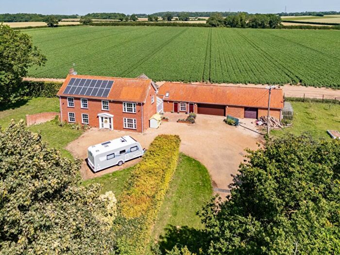 5 Bedroom Detached House For Sale In Norwich Road, Necton, PE37