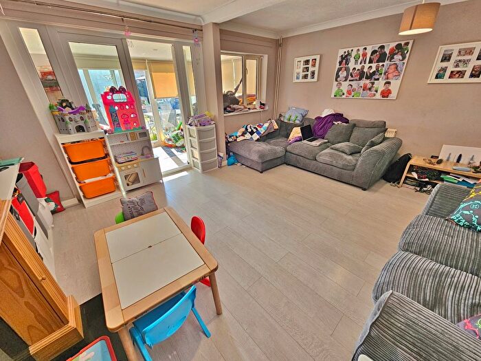 3 Bedroom End Terrace House For Sale In Coniston Walk, Fareham, PO14