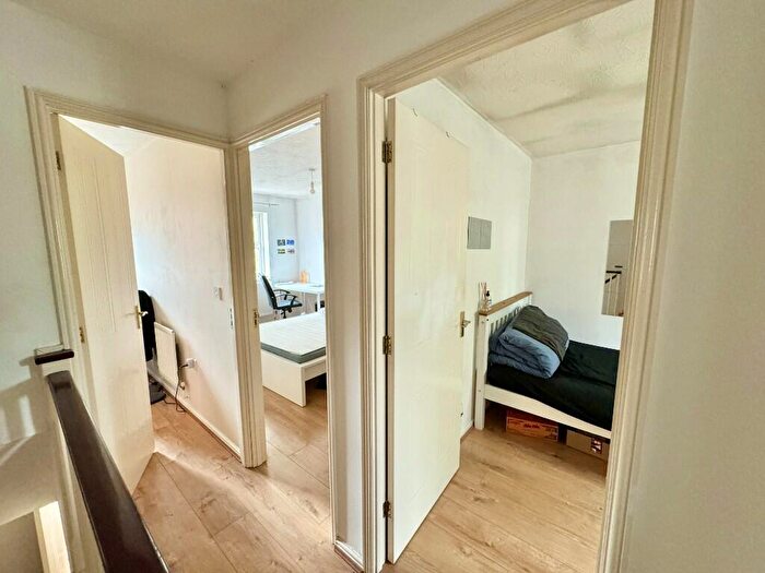 4 Bedroom Semi-Detached House To Rent In Lancelot Road, Bristol, BS16