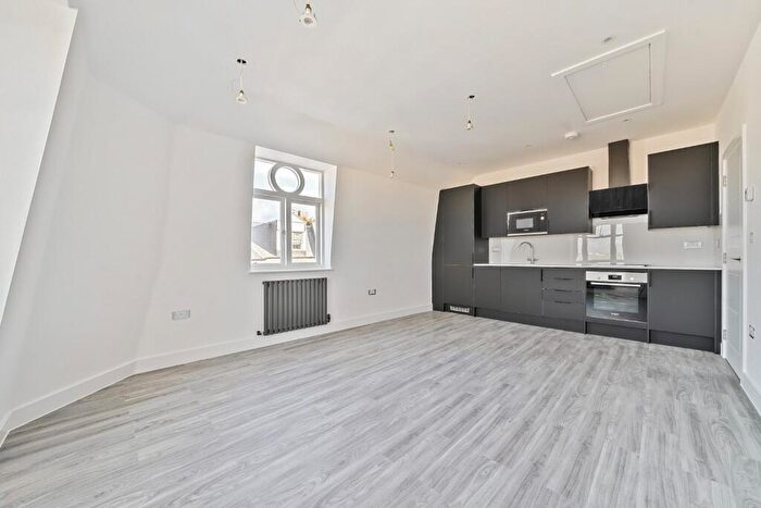 1 Bedroom Semi-Detached House To Rent In Haigh Apartments, Rippolson Road, Plumstead, London, SE18