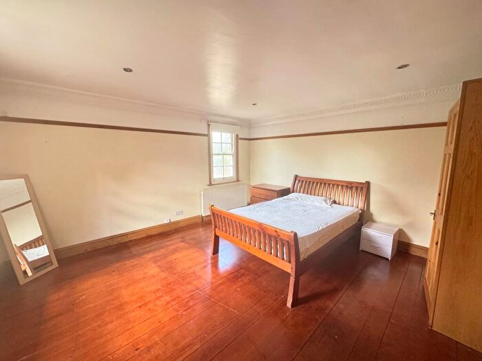 1 Bedroom House To Rent In Clova Road, Forest Gate, E7