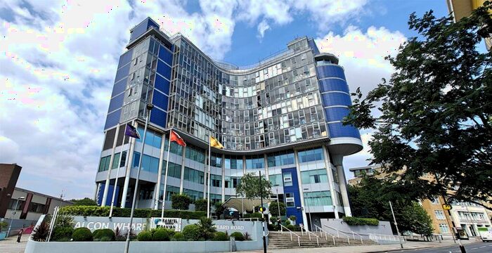 1 Bedroom Flat To Rent In Falcon Wharf, Lombard Road, SW11