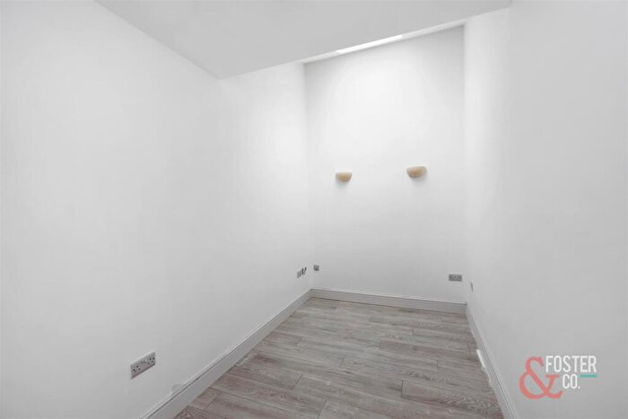 2 Bedroom Apartment To Rent In Clarendon Villas, Hove, BN3