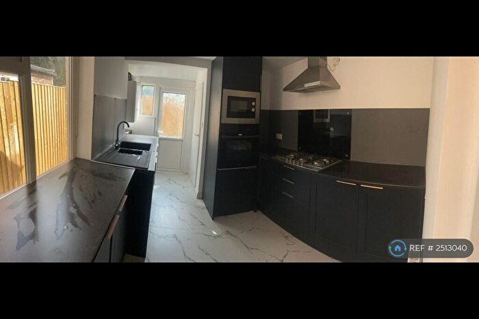 3 Bedroom Terraced House To Rent In Riversdale, Hull, HU9