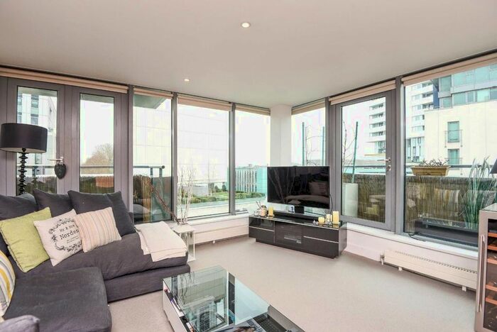 2 Bedroom Flat To Rent In Hardwicks Way, London, SW18