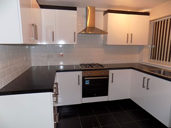 3 Bedroom Terraced House To Rent In Winchester Gardens, Birmingham, B31