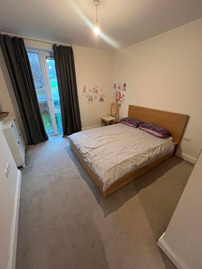 1 Bedroom Flat To Rent In Medawar Drive, London, NW7