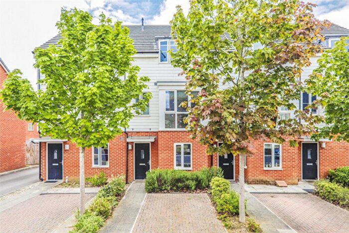 4 Bedroom Town House To Rent In St Agnes Way, Reading, Berkshire, RG2