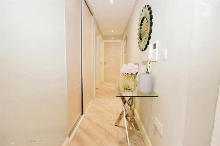 2 Bedroom Apartment To Rent In High Road, Benfleet, SS7