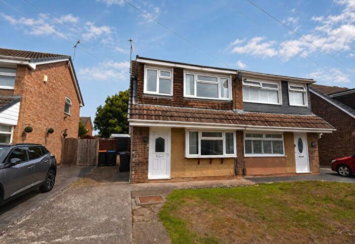 3 Bedroom Semi-Detached House For Sale In Merton Road, Great Sutton, CH66