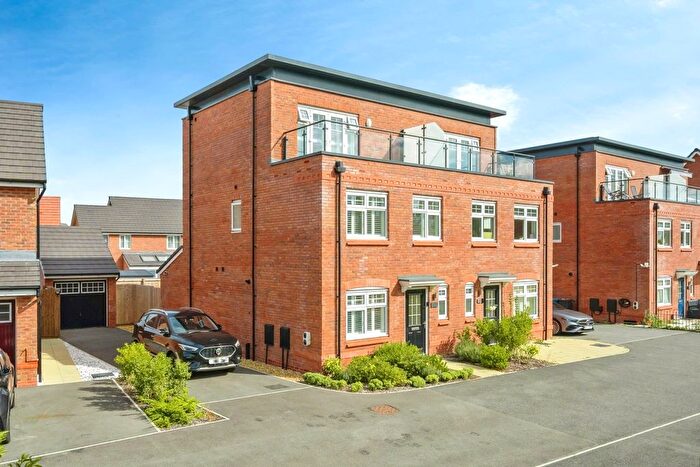 4 Bedroom Semi-Detached House For Sale In Beacon Fell Drive, Cheshire, WA1