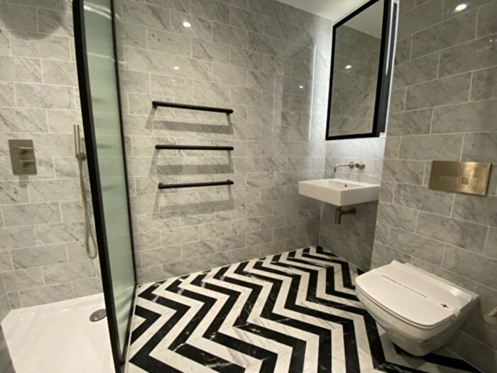 1 Bedroom Flat To Rent In Hobart Building, Canary Wharf, E14