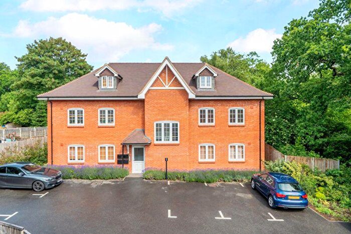 2 Bedroom Apartment To Rent In Wey Hill, Haslemere, GU27