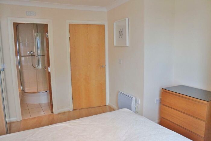 2 Bedroom Flat To Rent In Crown Heights, Alencon Link, Basingstoke, RG21