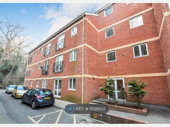 2 Bedroom Flat To Rent In The Larches, St. Leonards-On-Sea, TN37