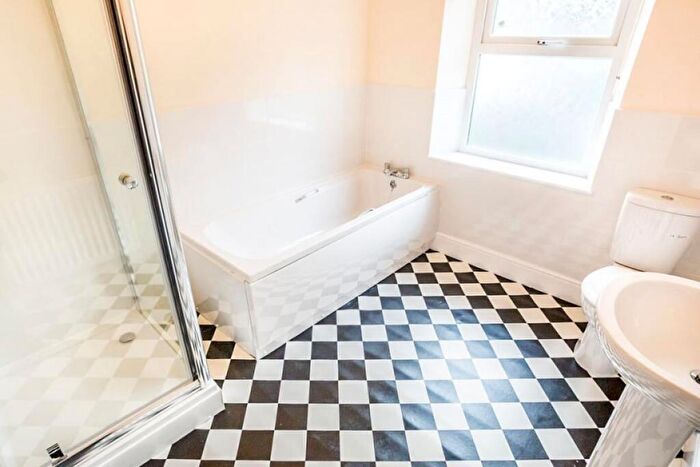 1 Bedroom Terraced House To Rent In Somerset Road, Huddersfield, HD5