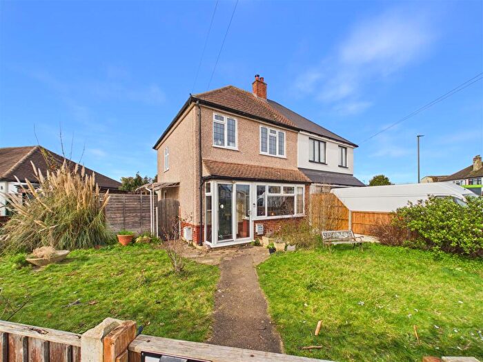 3 Bedroom Semi Detached House For Sale In Dunstable Road, West Molesey, KT8
