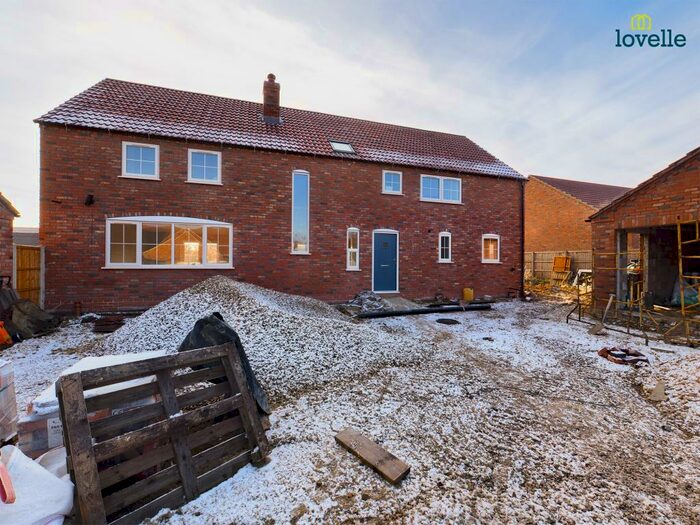 5 Bedroom Detached House For Sale In Orchard Close, Osgodby, LN8