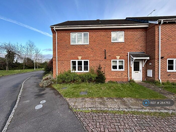 2 Bedroom Maisonette To Rent In Little Horse Close, Reading, RG6