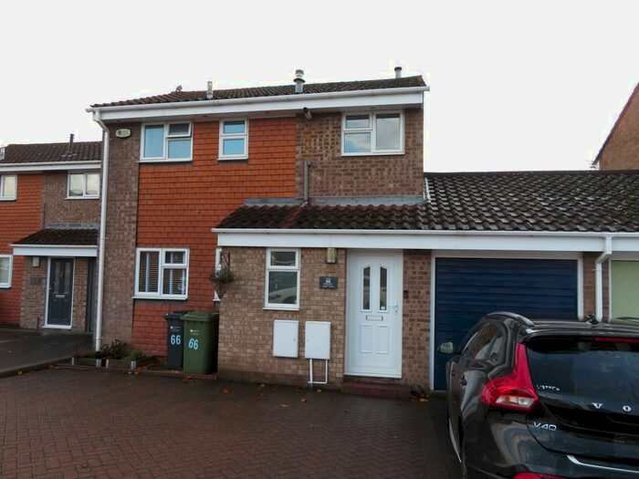 3 Bedroom Link Detached House To Rent In Kempton Avenue, Hereford, HR4