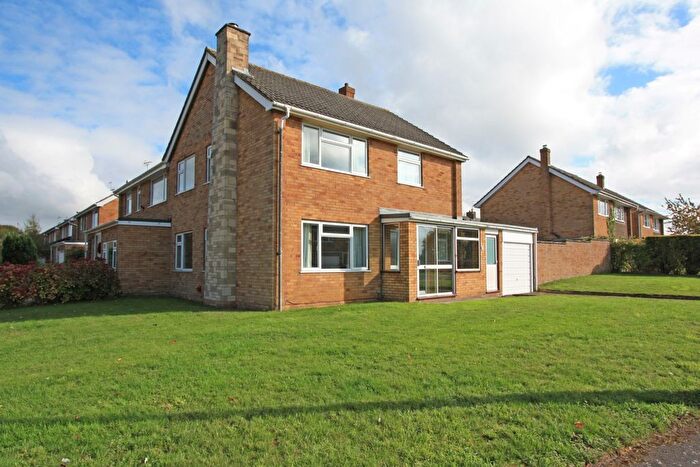 3 Bedroom Semi-Detached House For Sale In Bydemill Gardens, Highworth, SN6