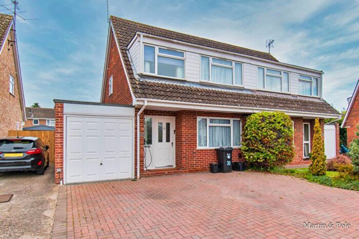 3 Bedroom Semi Detached House To Rent In Springdale, Earley, Reading, RG6