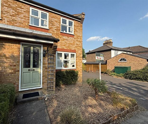 1 Bedroom Semi-Detached House To Rent In Norwood Close, Twickenham, TW2