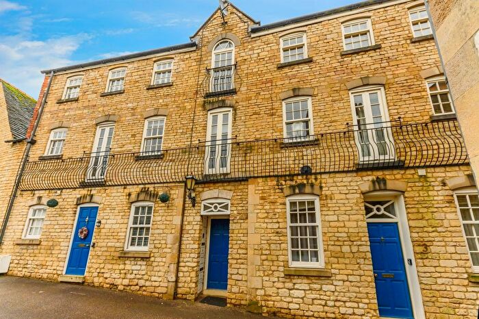 2 Bedroom Flat For Sale In All Saints Mews, Stamford, PE9