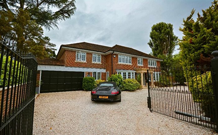 4 Bedroom Detached House For Sale In Ayloffs Walk, Emerson Park, RM11